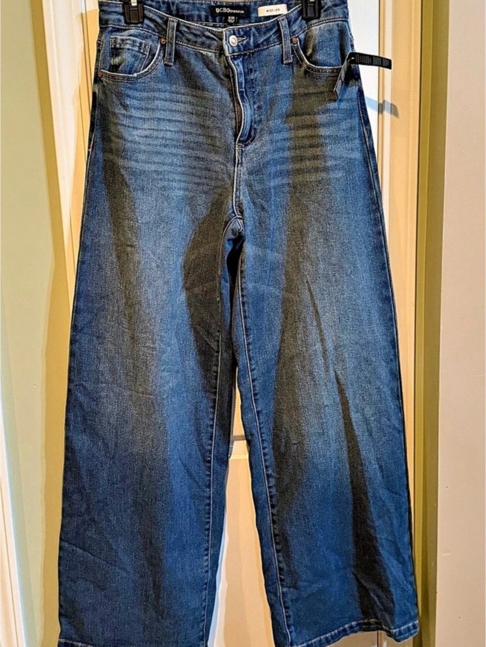 BCBG Generation Wide Leg Jeans in Blue, Waist 9/29 NWT